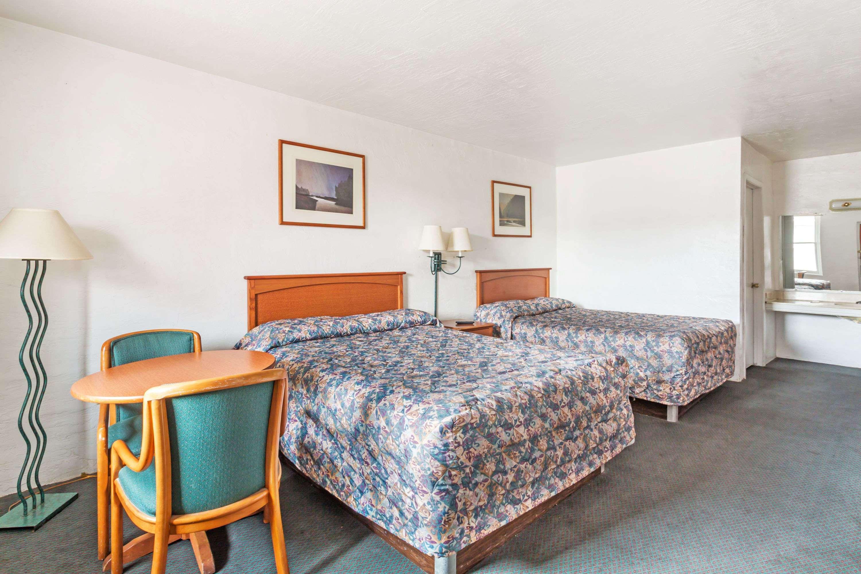 Americas Best Value Inn Wendover Exteriér fotografie