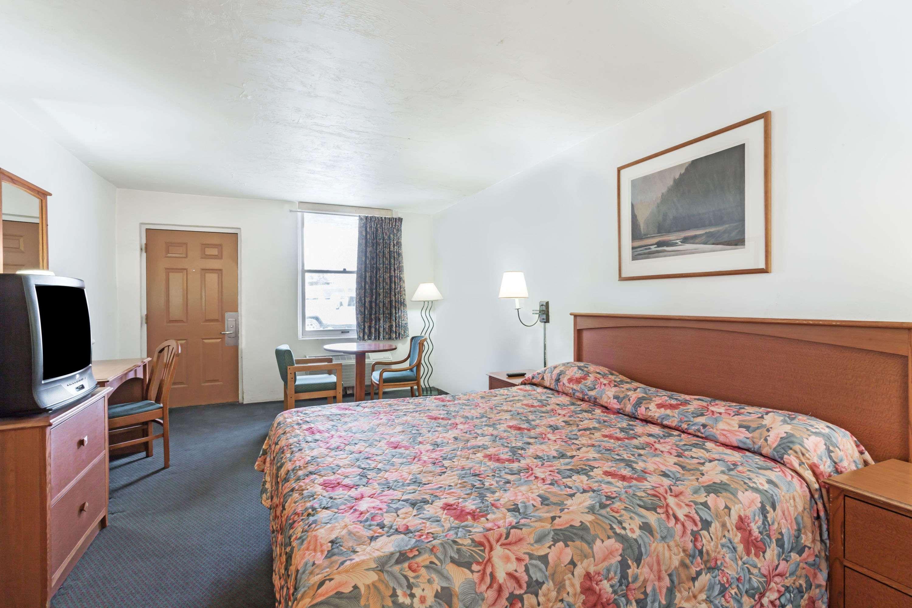 Americas Best Value Inn Wendover Exteriér fotografie