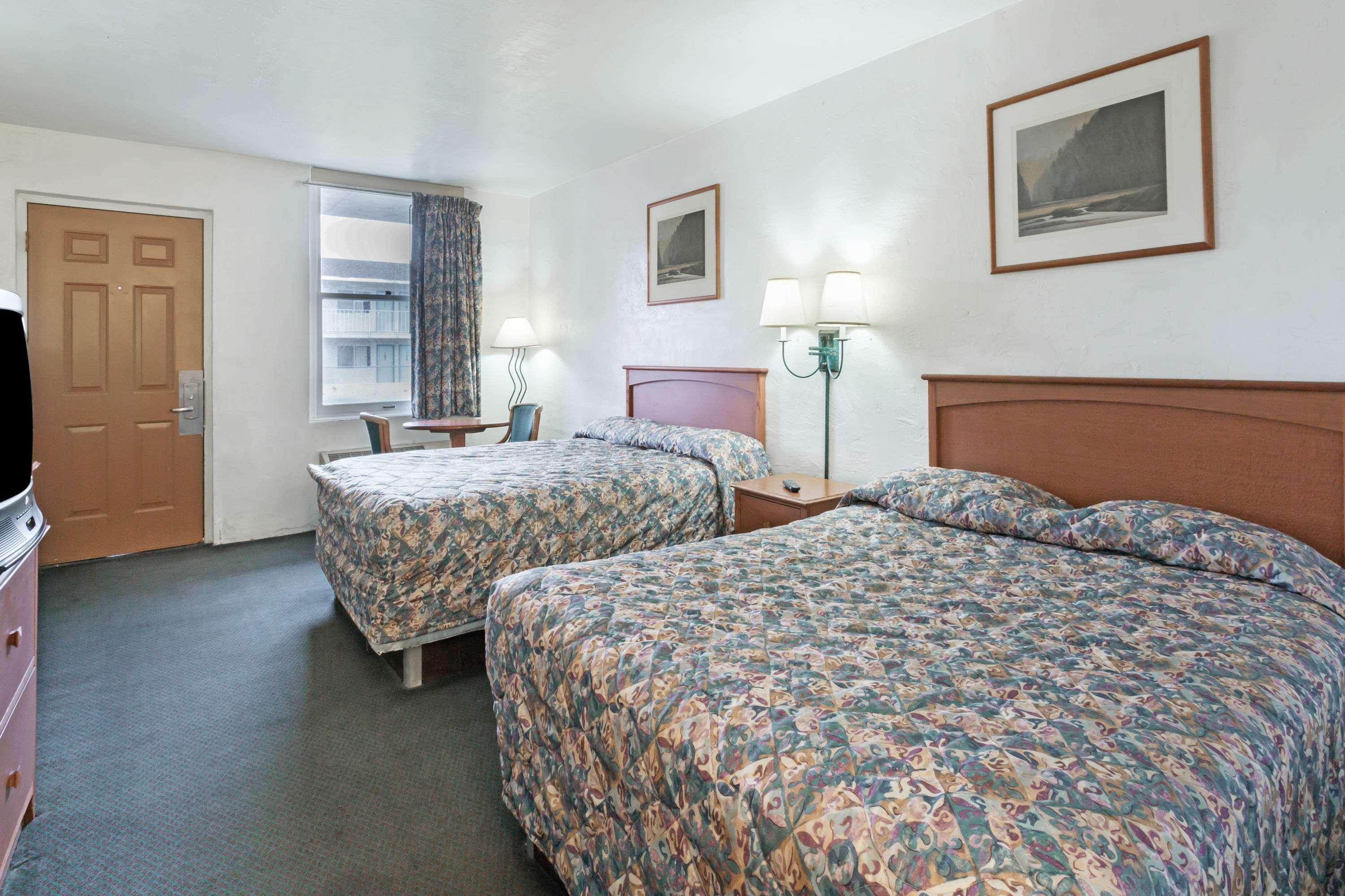 Americas Best Value Inn Wendover Exteriér fotografie