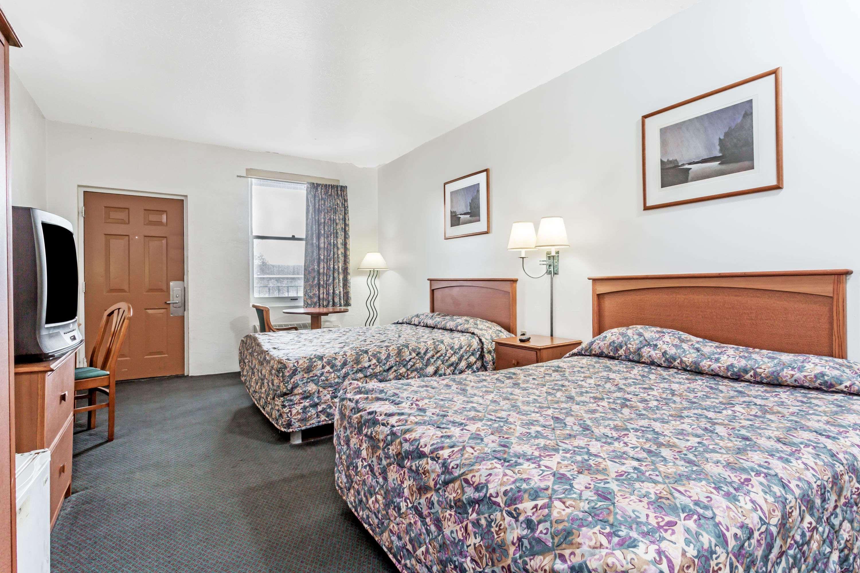 Americas Best Value Inn Wendover Exteriér fotografie