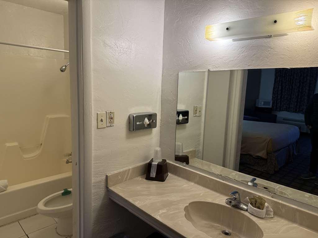 Americas Best Value Inn Wendover Pokoj fotografie
