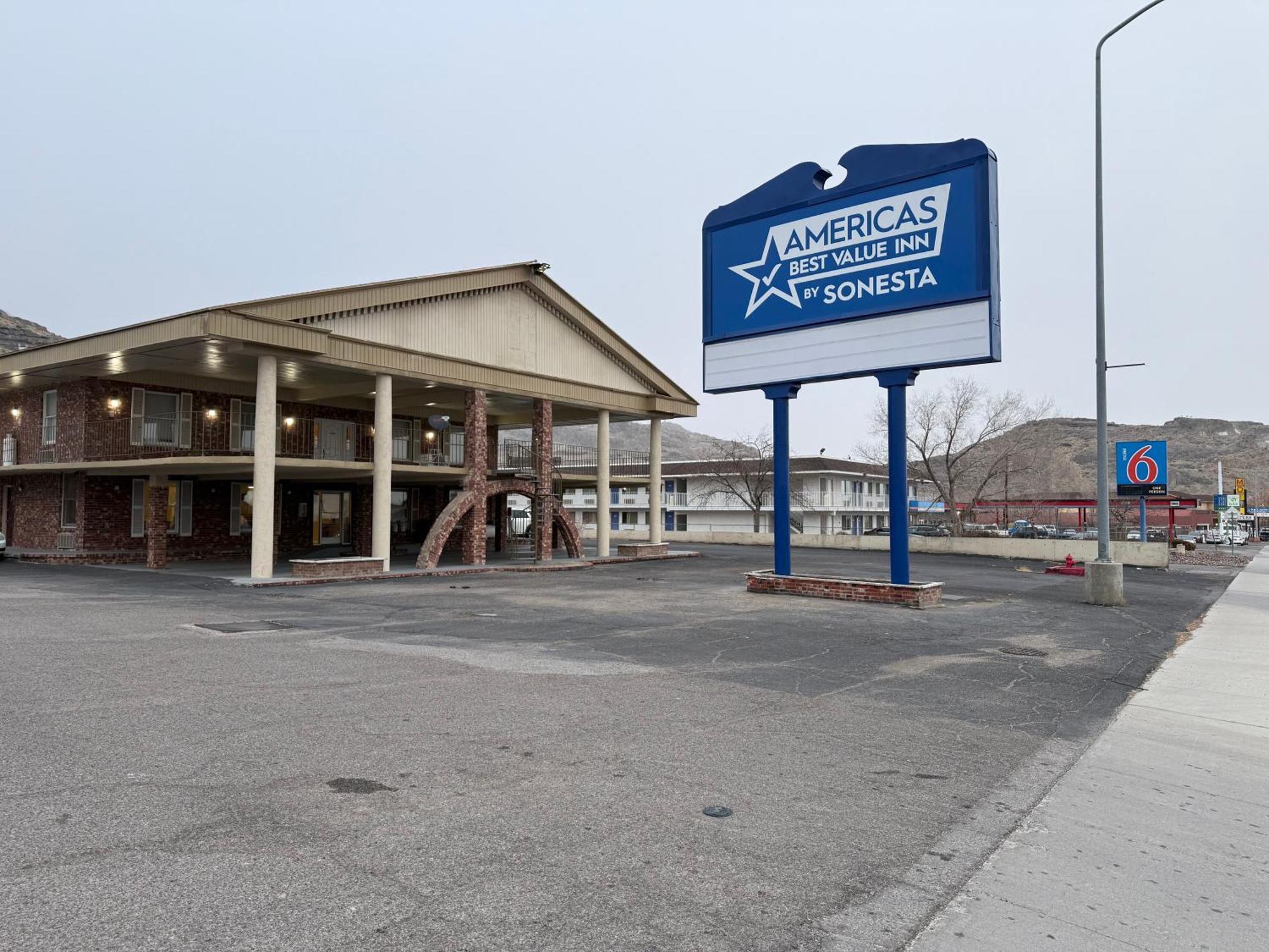 Americas Best Value Inn Wendover Exteriér fotografie
