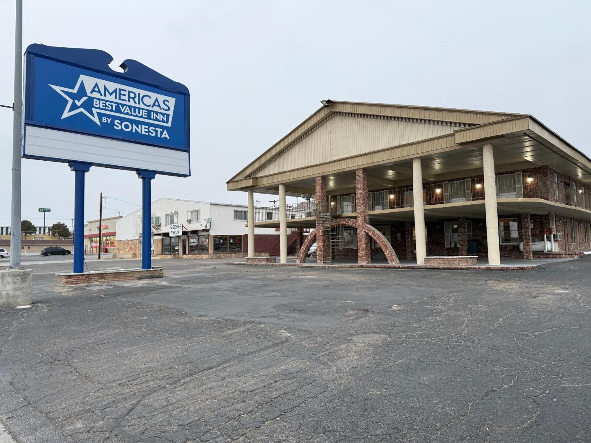 Americas Best Value Inn Wendover Exteriér fotografie